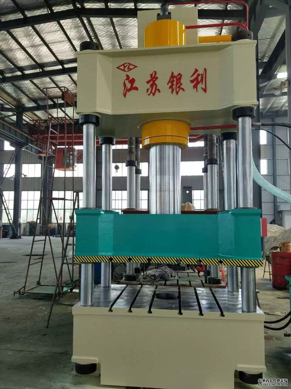 四柱液壓機